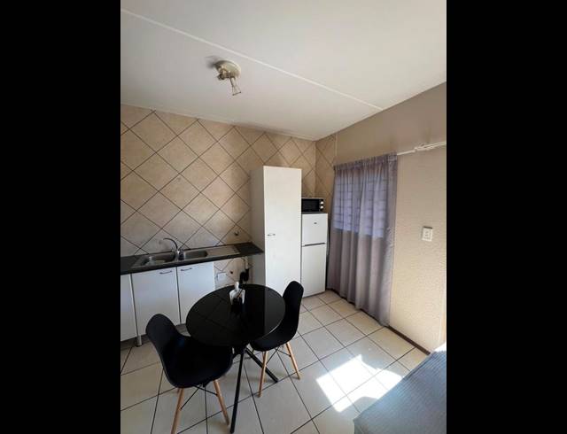 1 BEDROOM PROPERTY TO RENT IN WELTEVREDEN PARK